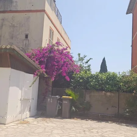 Pas Loin De La Guest house 3*